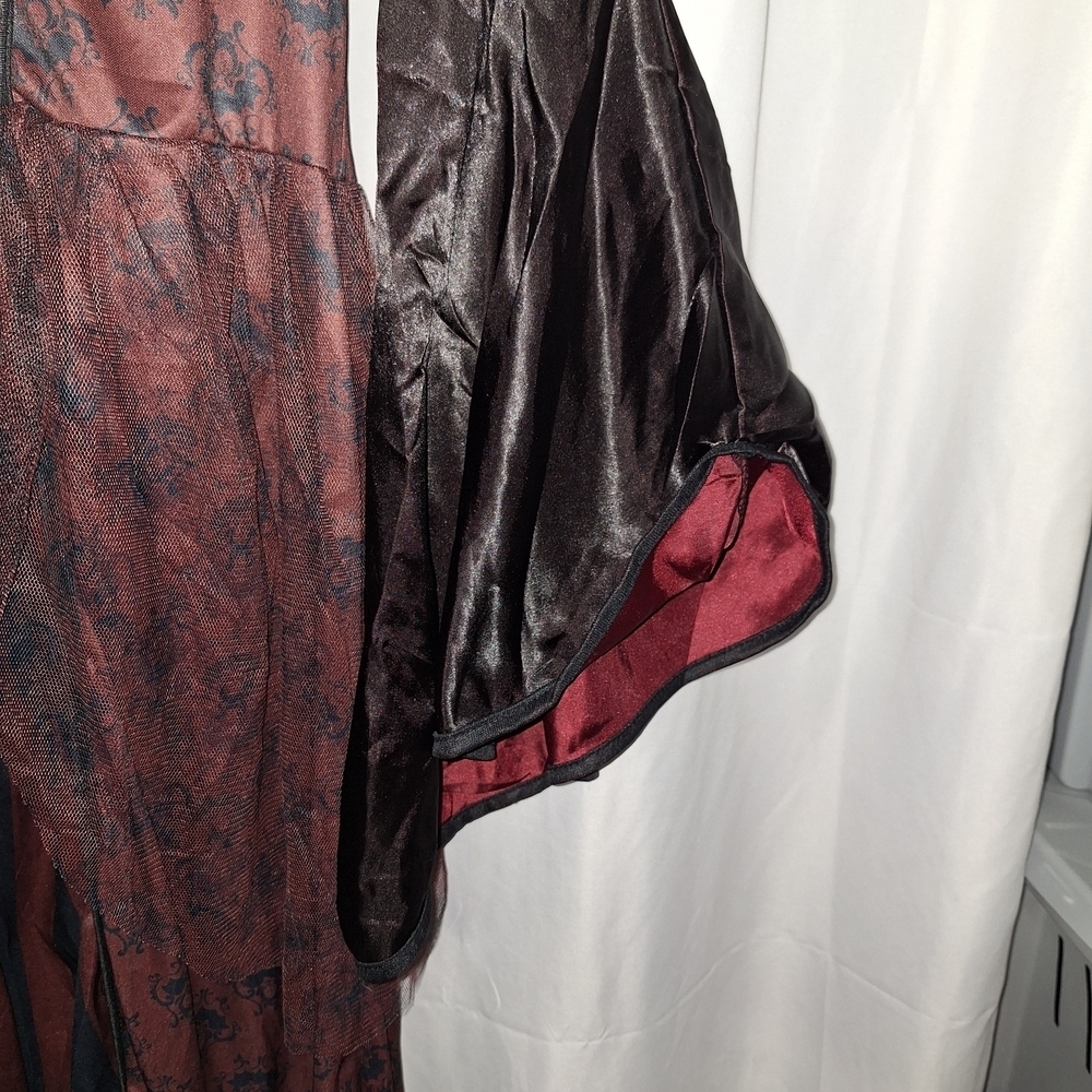 Elegant Black and Red Women's Halloween Vampire Dress - Picture 4 of 10